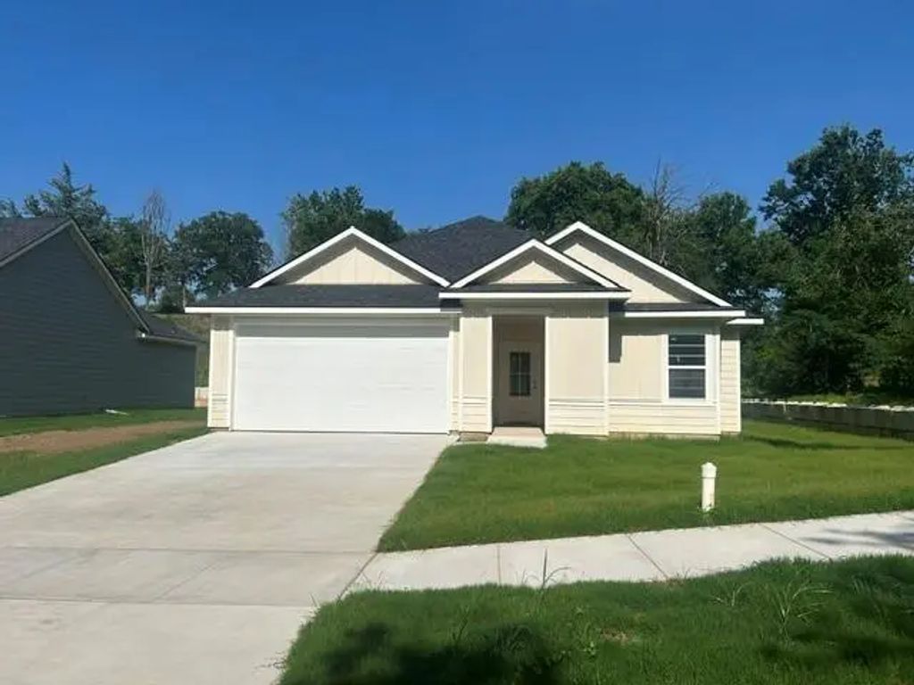 1322 S Chandler Avenue, Denison