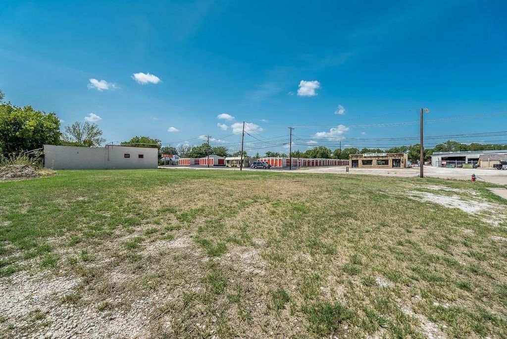 8021 White Settlement Road, White Settlement