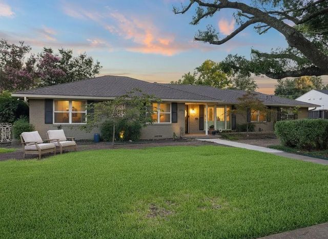 807 Clearwater Drive, Richardson