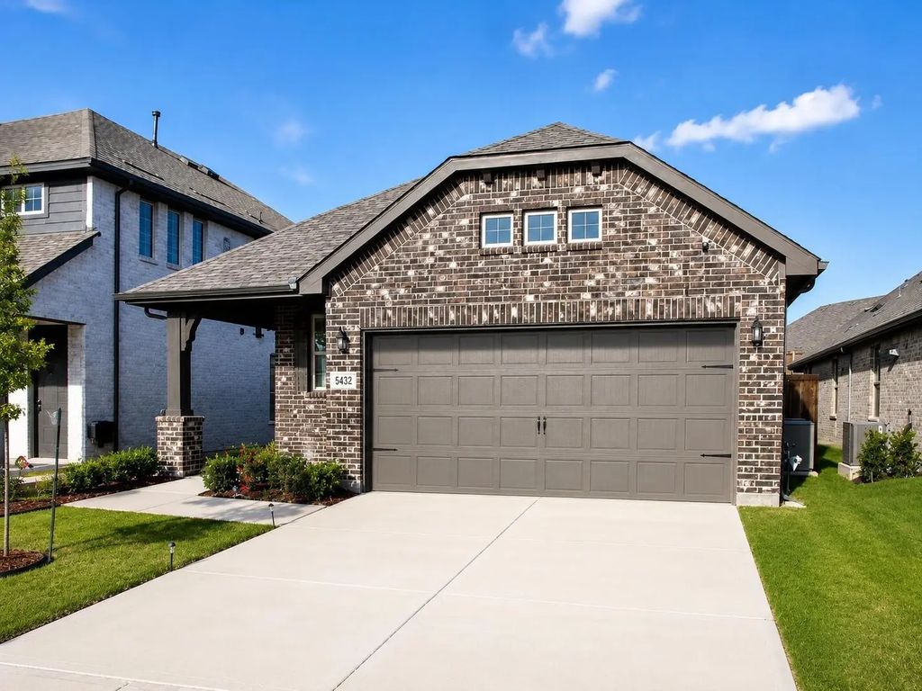 432 Silent Pond Park, Lavon