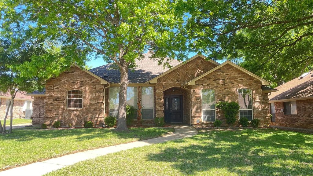 2709 Serenade Court, Arlington