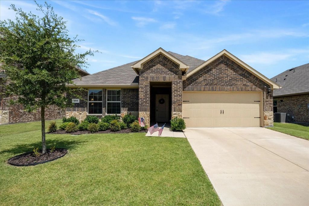 208 Redstone Lane, Caddo Mills
