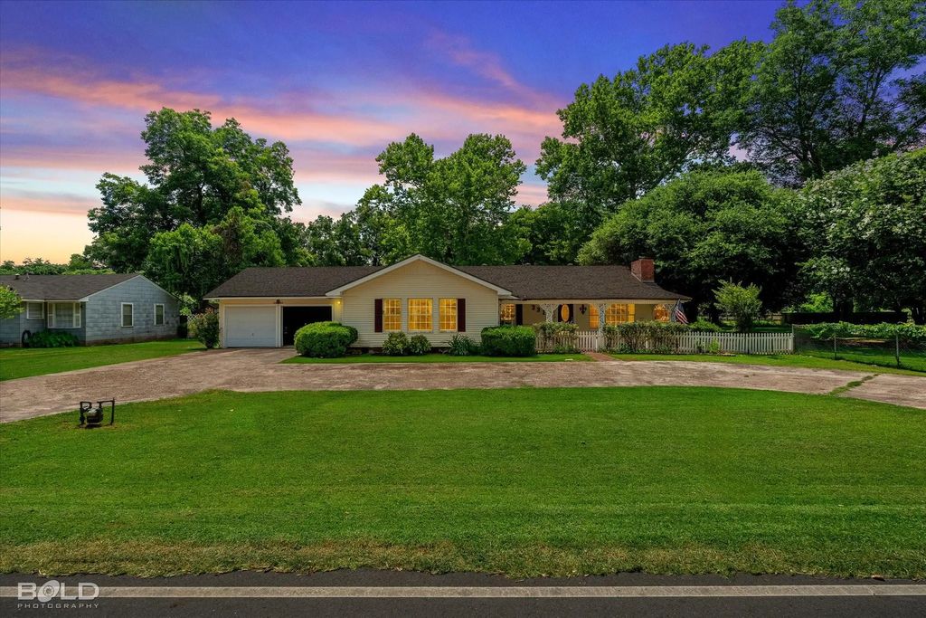 331 Gray Street, Belcher