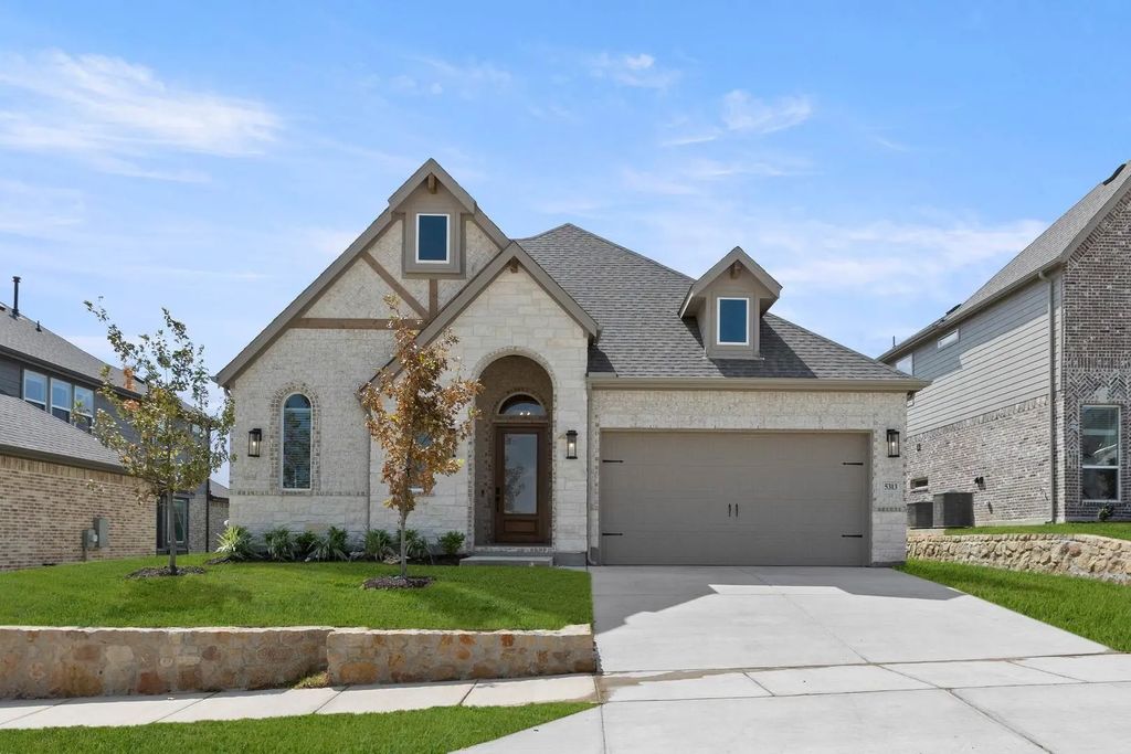 5313 Blue Cypress Drive, Fort Worth