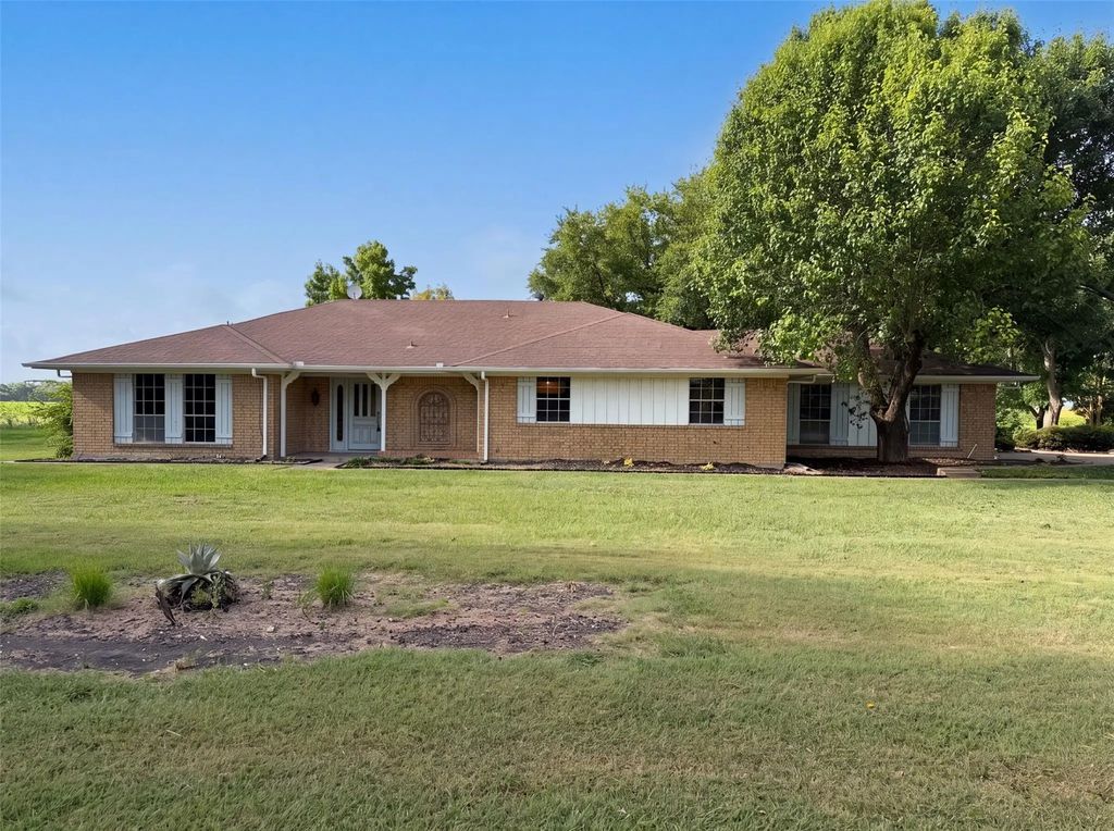 100 Dubb Lane, Red Oak
