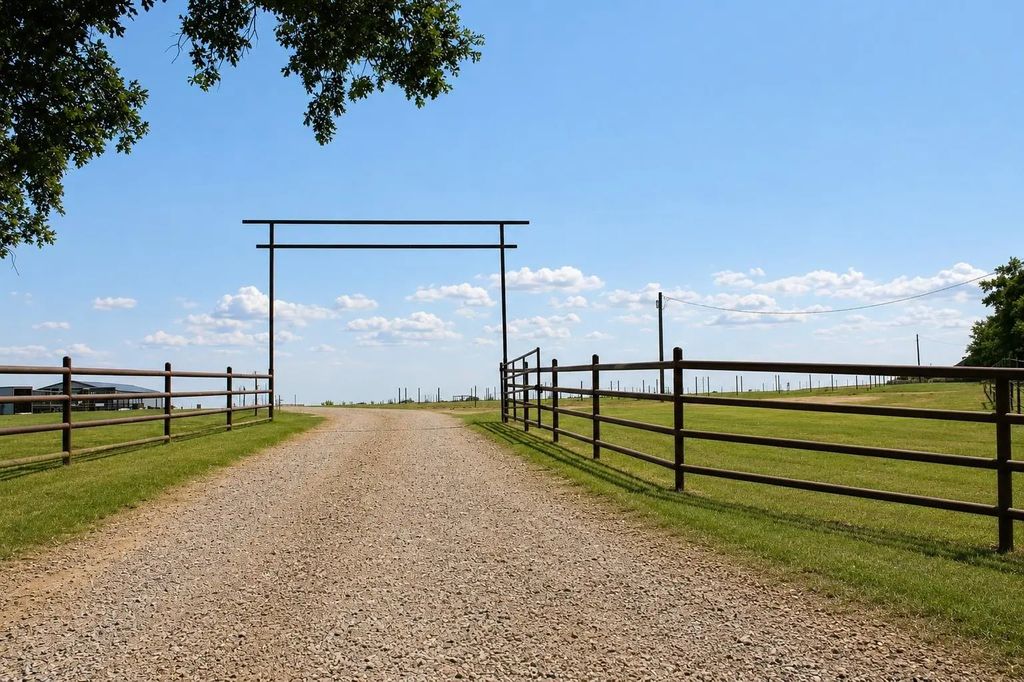 331 County Road 156a, De Leon
