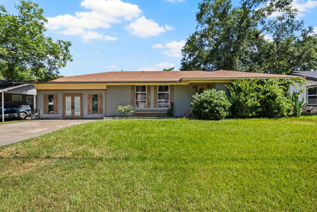 720 Buffalo Street, Gilmer