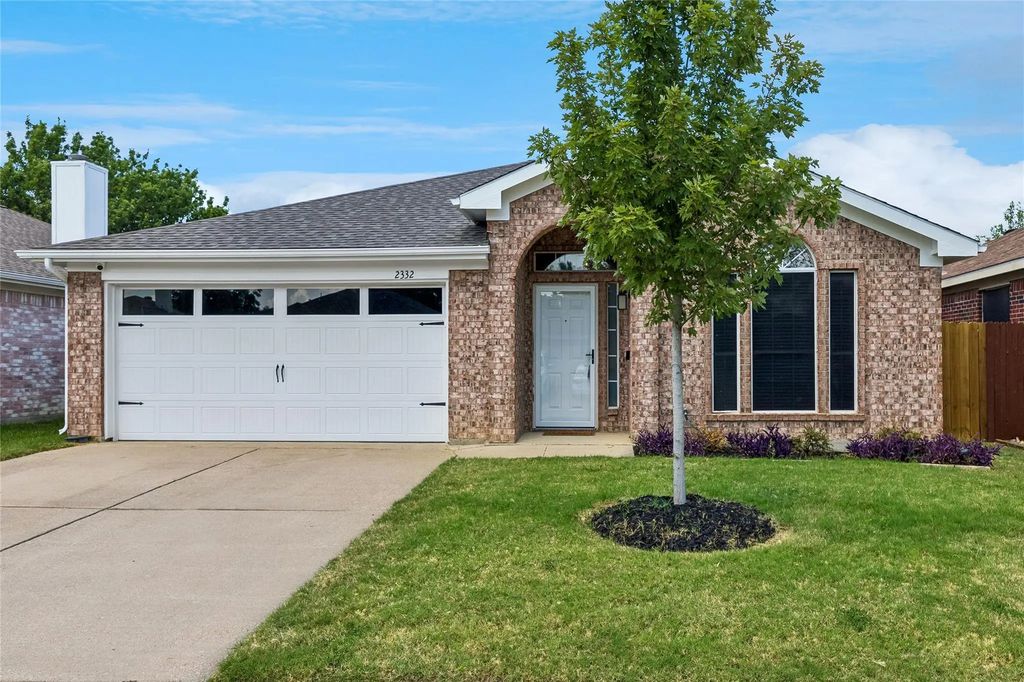 2332 Cap Rock Lane, Fort Worth