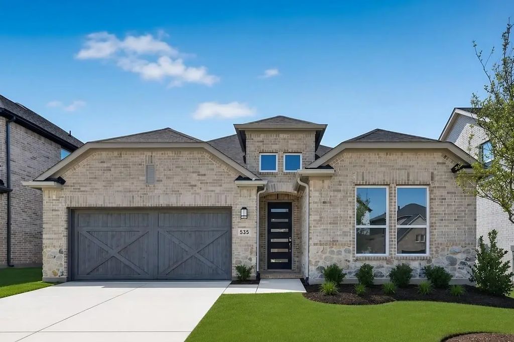 535 Wisteria Street, Lakewood Village