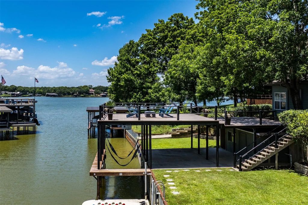 111 Hickory Creek Circle, Gun Barrel City