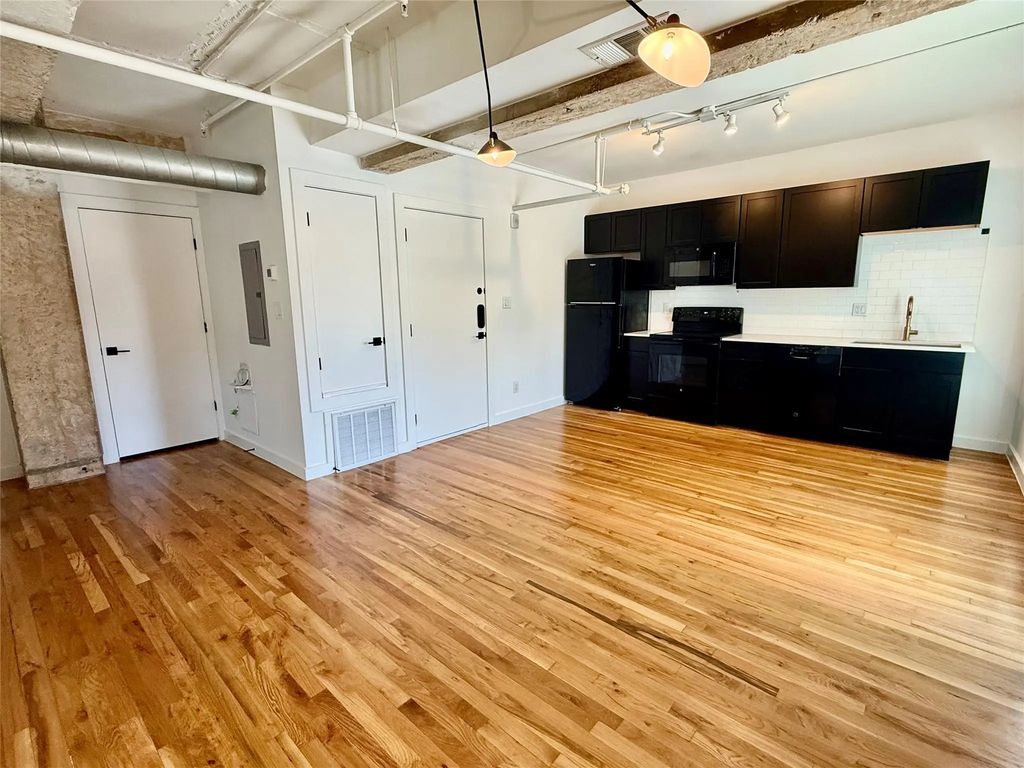 3721 N Hall Street A00, Dallas