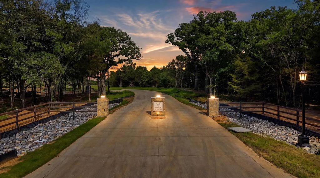 444 White Tail Way, Pottsboro