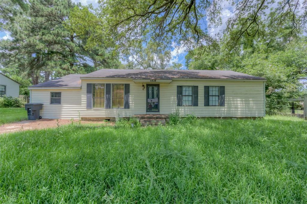 1838 Shady Lane, Shreveport