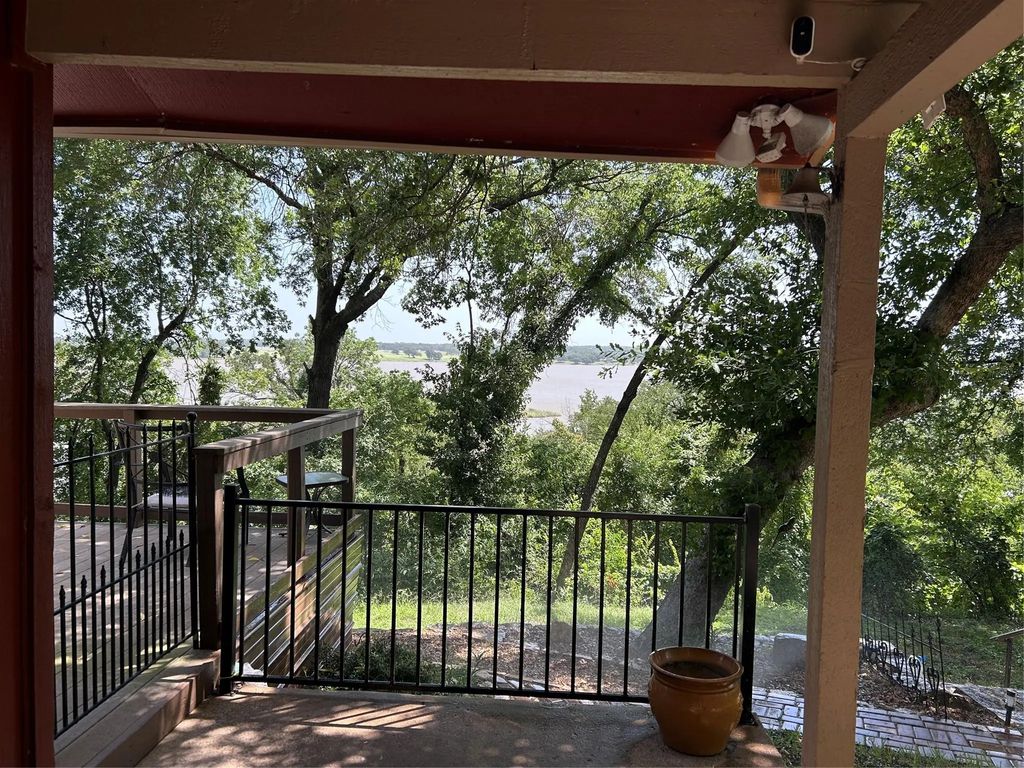 2546 Rockcliff Court, Granbury