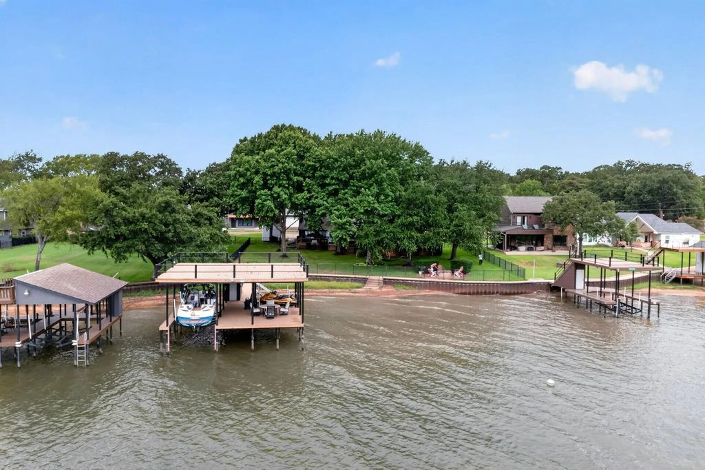 305 Rock And Roll Lane, Mabank