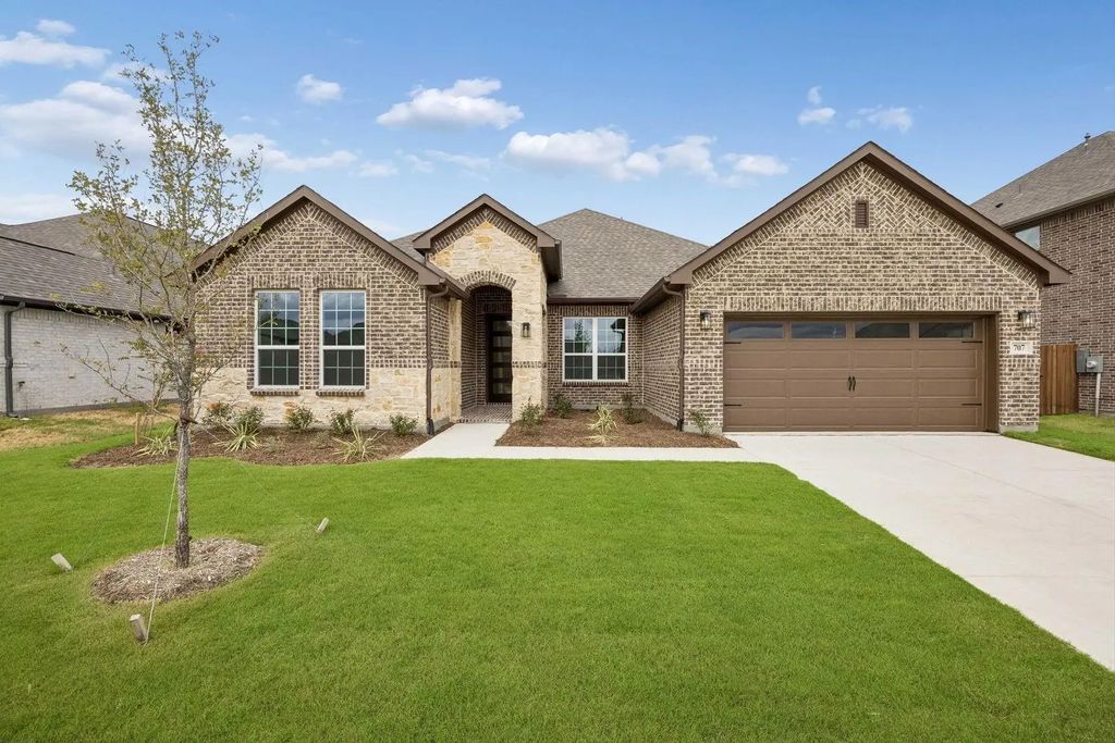 707 Cherry Bark Trail, Waxahachie
