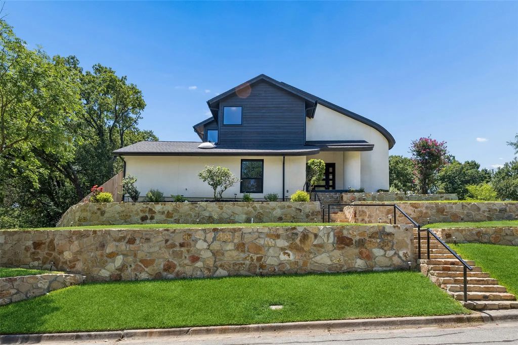 2401 Chimney Hill Drive, Arlington