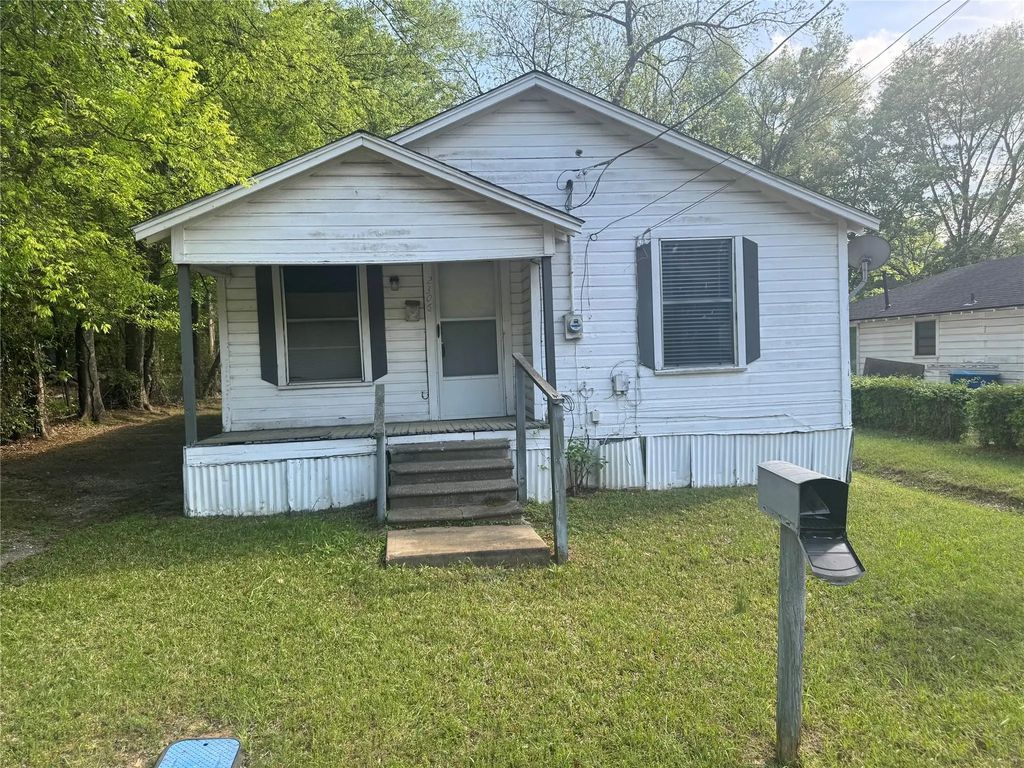 2306 Frank Street, Marshall