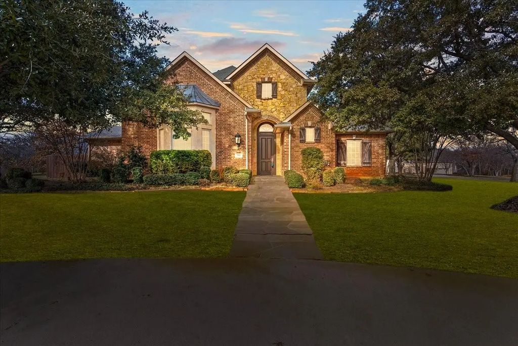 900 Amethyst Drive, Oak Point