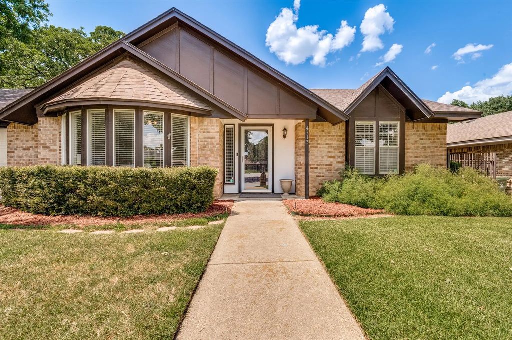4717 Oak Valley Drive, Arlington