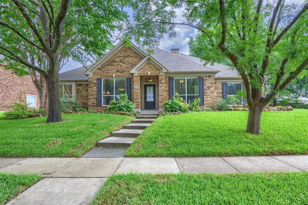 1717 Whitney Drive, Richardson