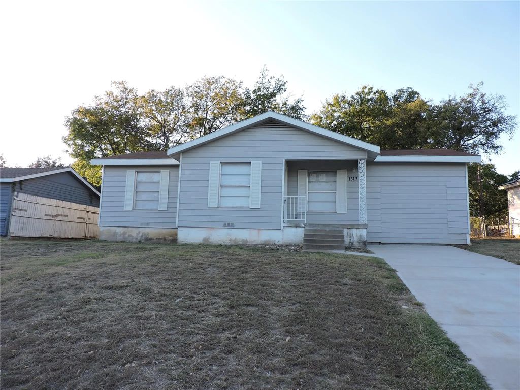 1513 Skyline Drive, River Oaks