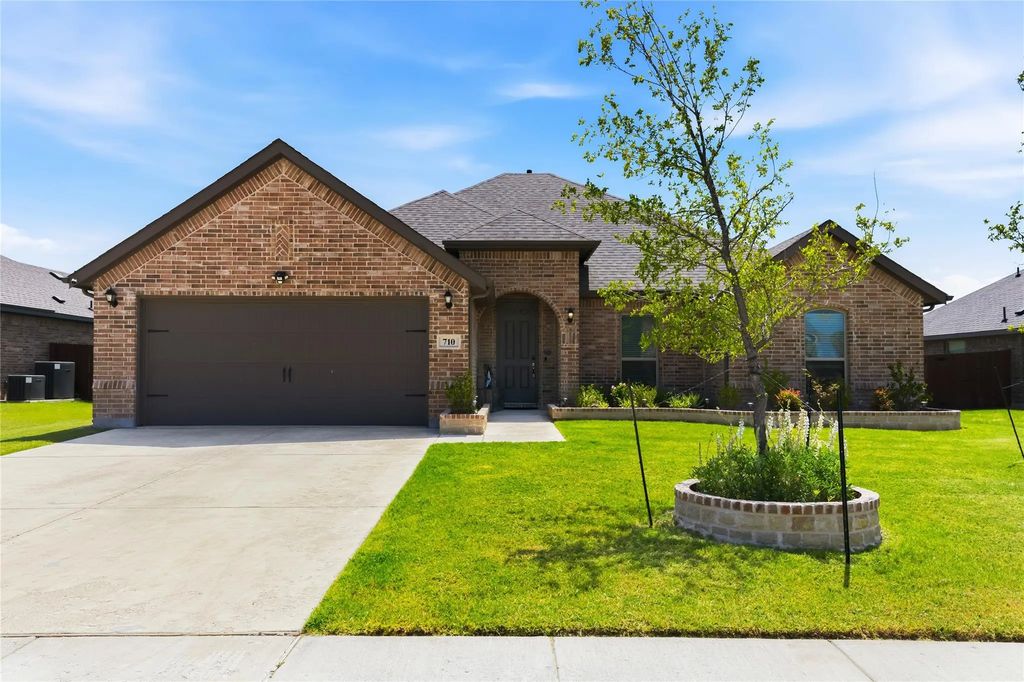710 Truchas Avenue, Forney