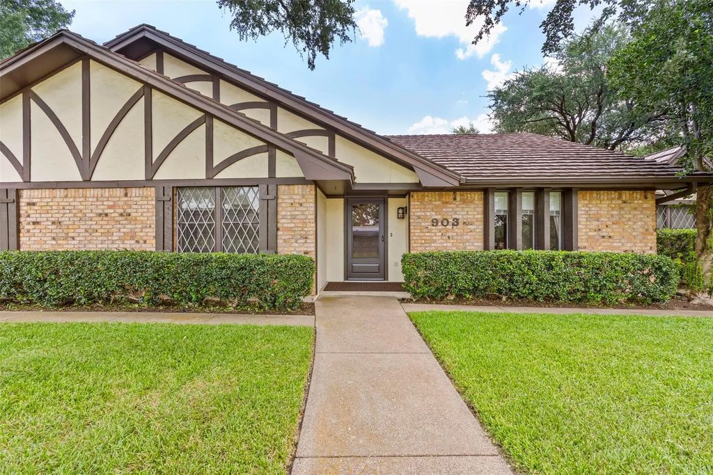 903 Green Rock Drive, Duncanville