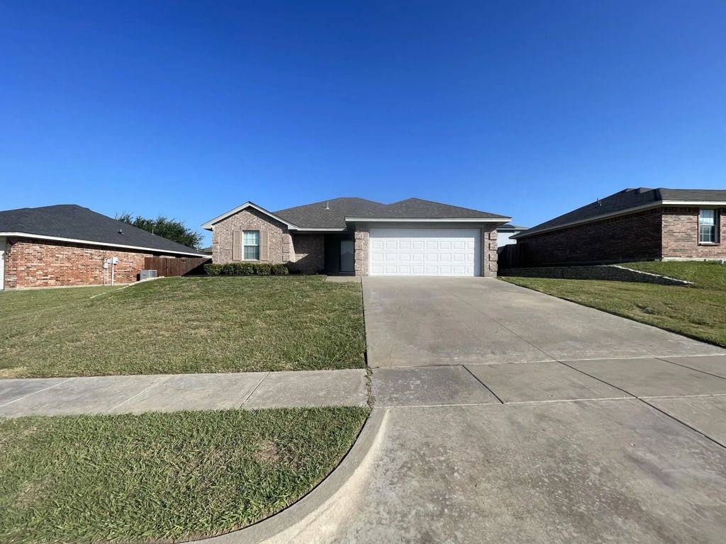 2504 Buffalo Run, Burleson