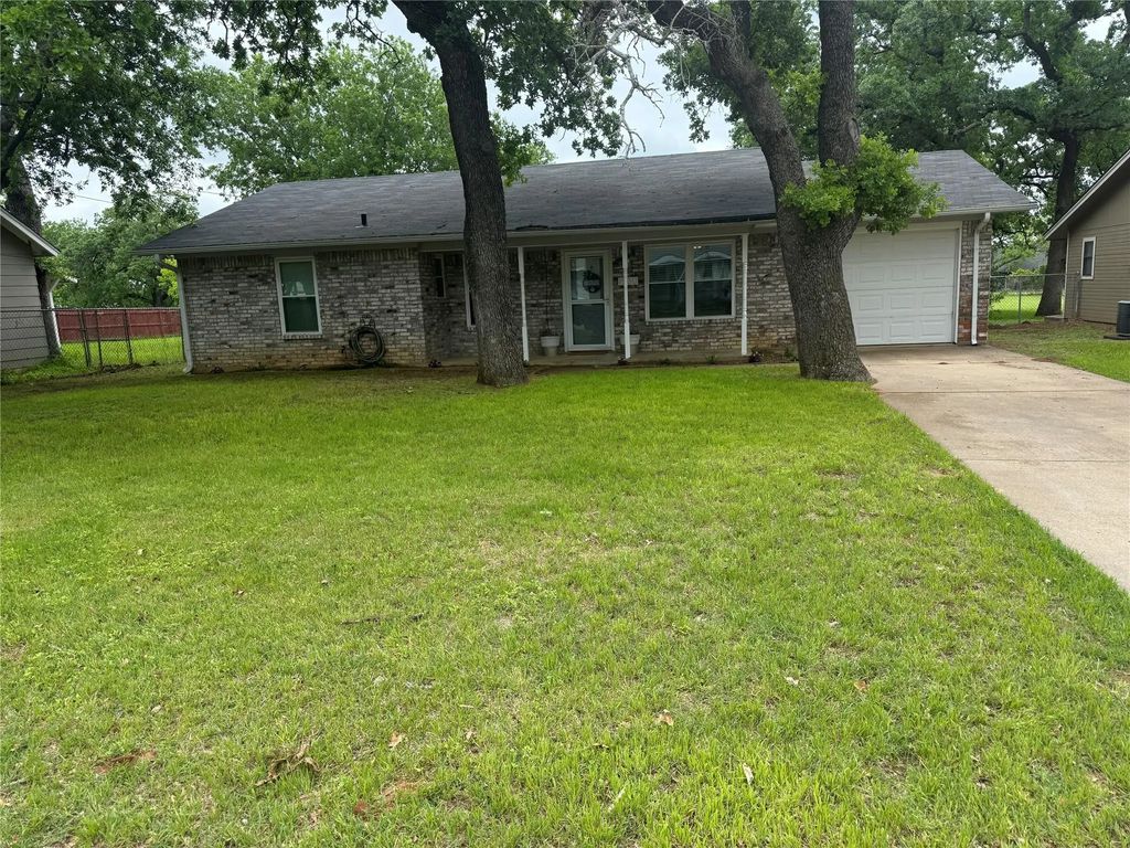 1530 W Groesbeck Street, Stephenville