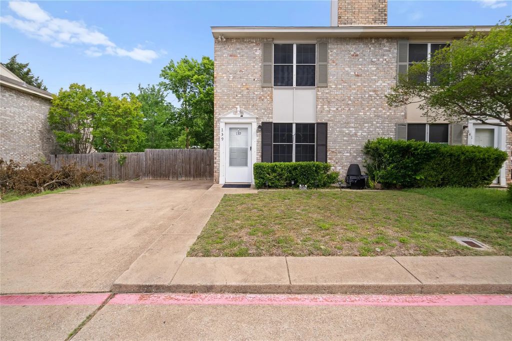 139 Graystone Place, Duncanville