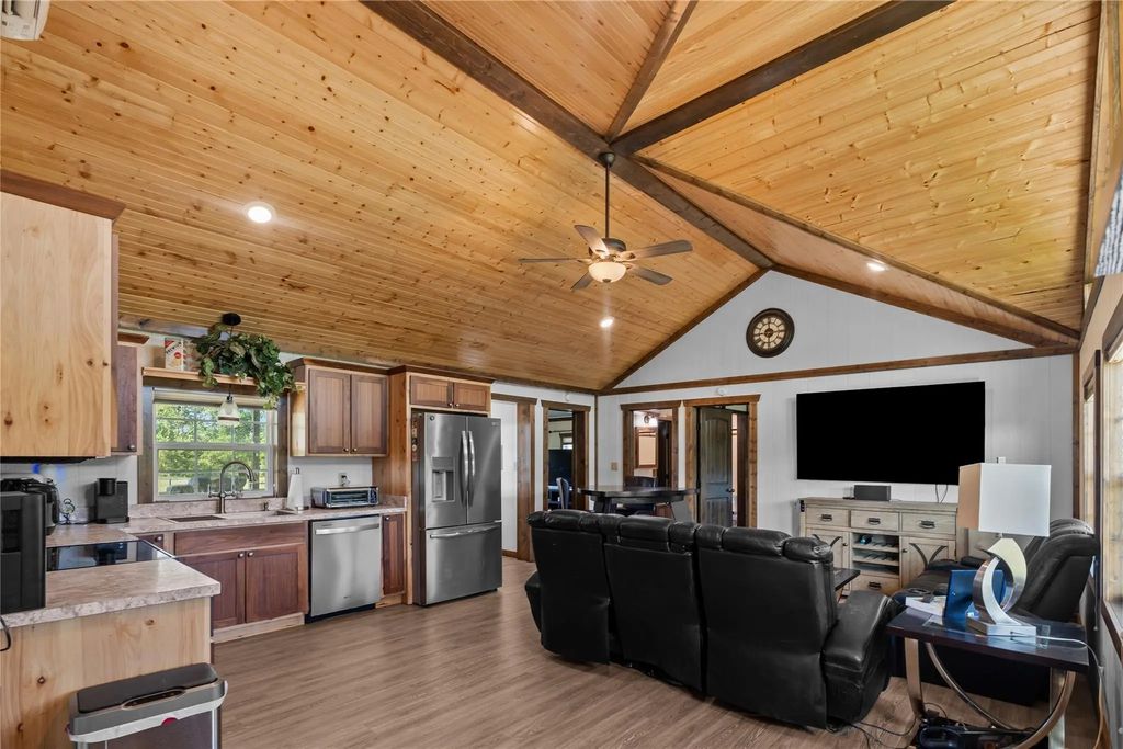1001 County Road 1350, Quitman