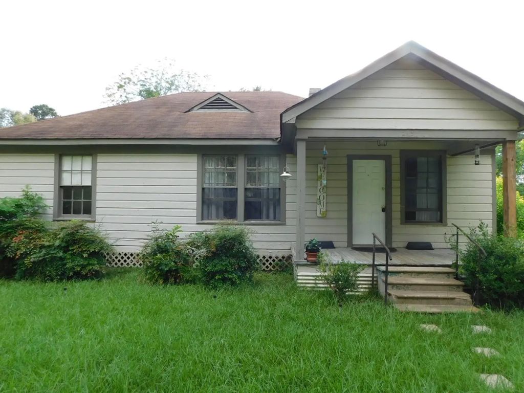 213 3rd Street Pinehill Street, Springhill