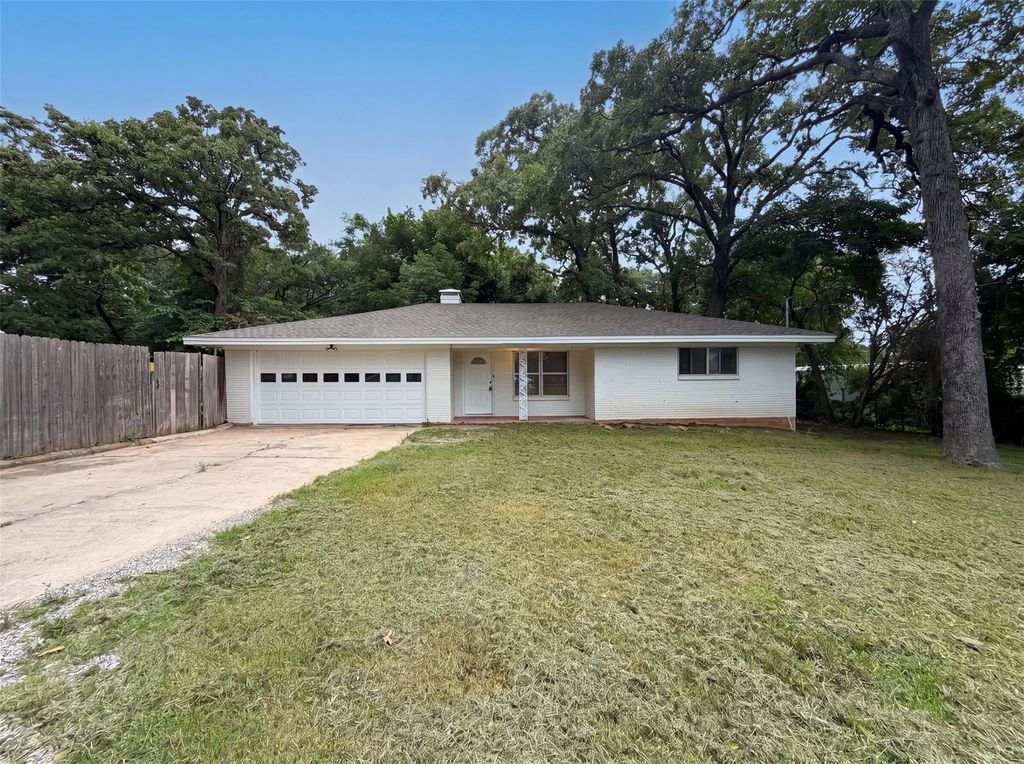 437 Denison Drive, Pottsboro