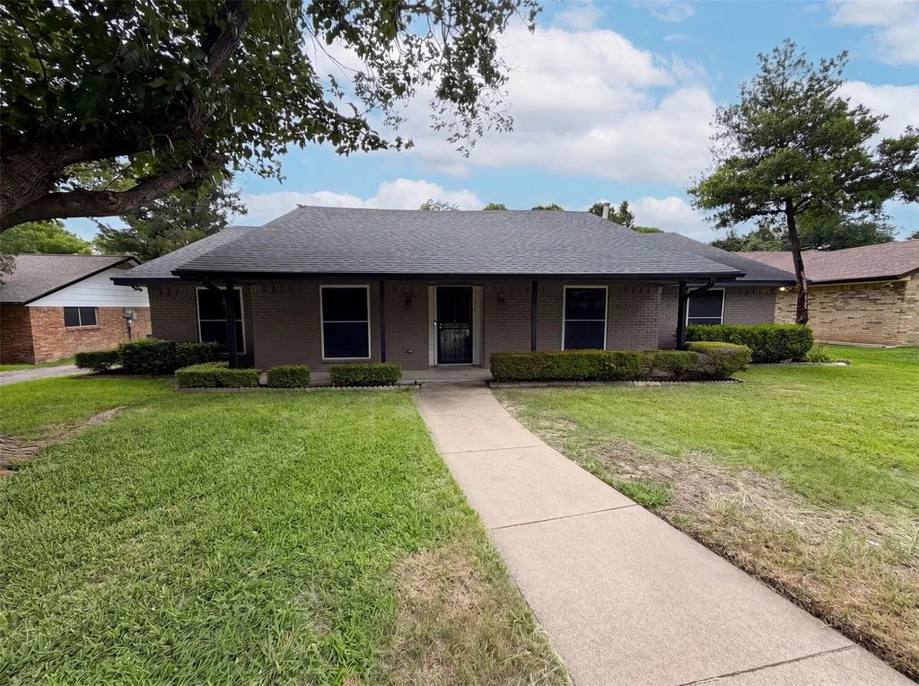 316 Brookwood Drive, DeSoto