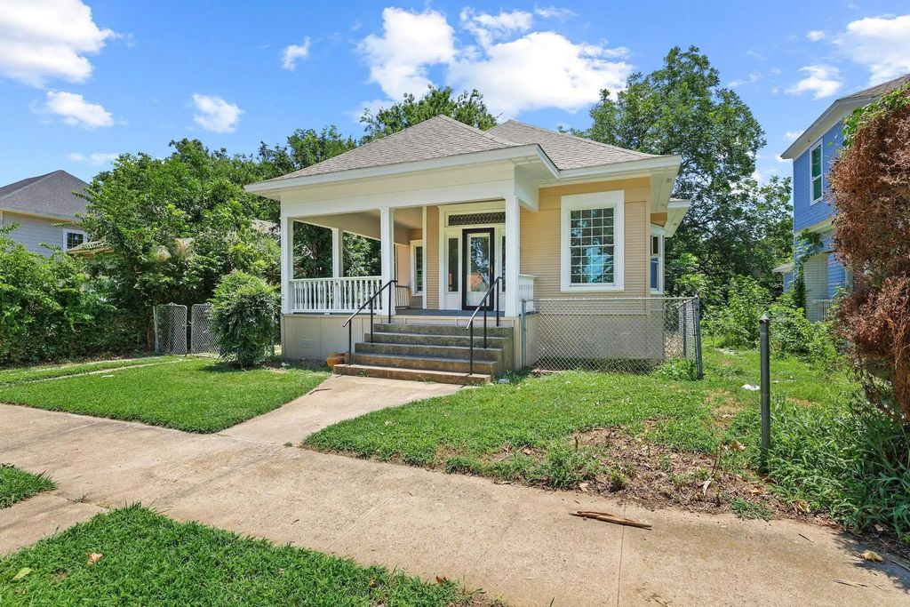 614 W Owings Street, Denison