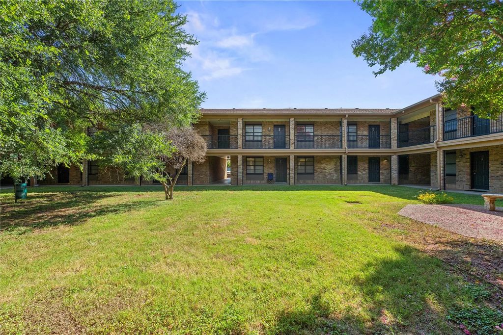 1214 Baylor Avenue 111, Waco