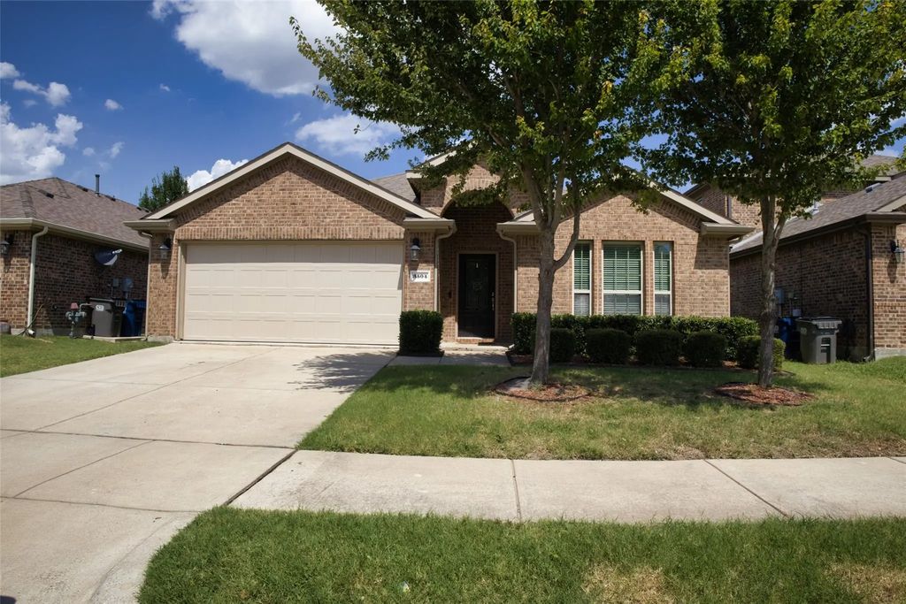 3504 Brazos Street, Melissa