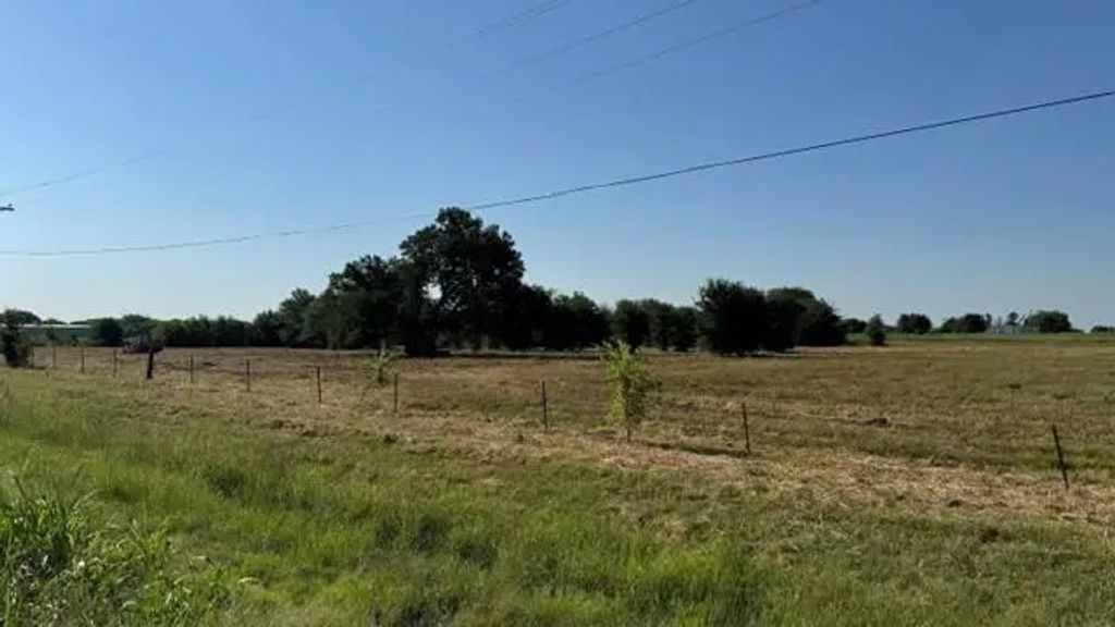 Hwy 82, Lindsay