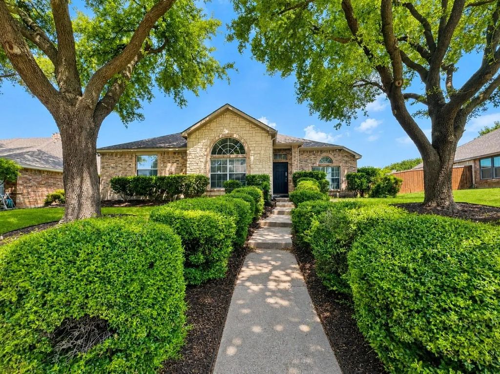 7700 Glenoaks Drive, Frisco
