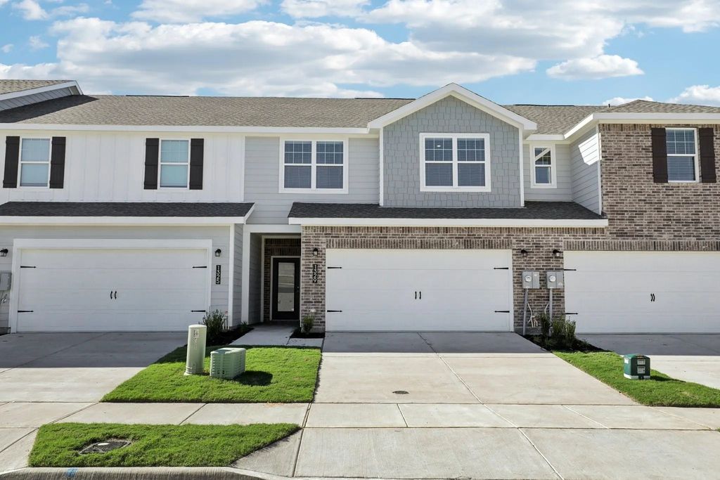 908 Penrose, Cedar Hill