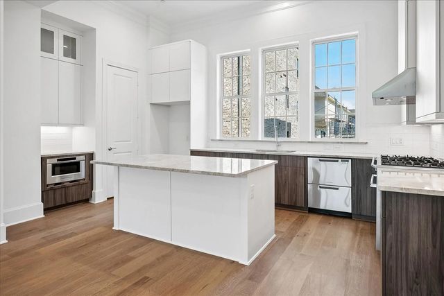 6019 Laurel Lane, Addison