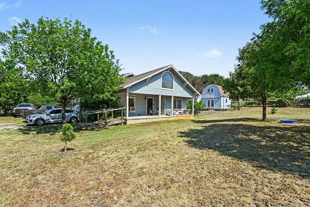 1060 County Road 4360, Decatur