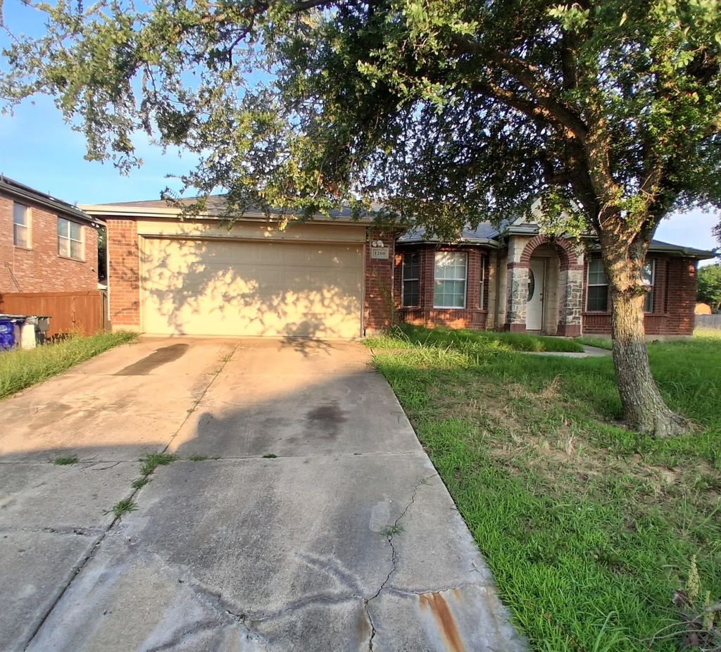 1200 Hampton Drive, Forney