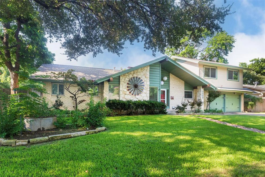 1608 Freeman Court, Arlington
