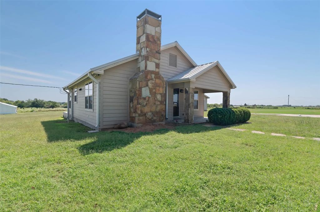3200 County Road 155, Whitesboro