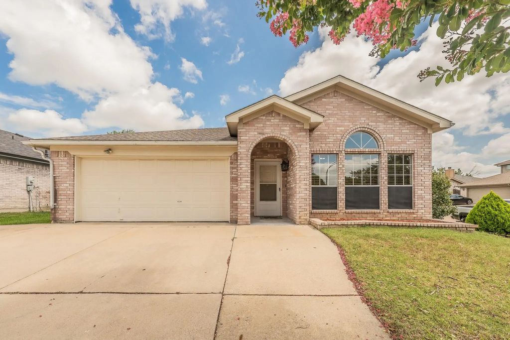 10212 Brea Canyon Road, Fort Worth