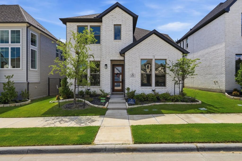 1528 Sandhill Lane, Celina