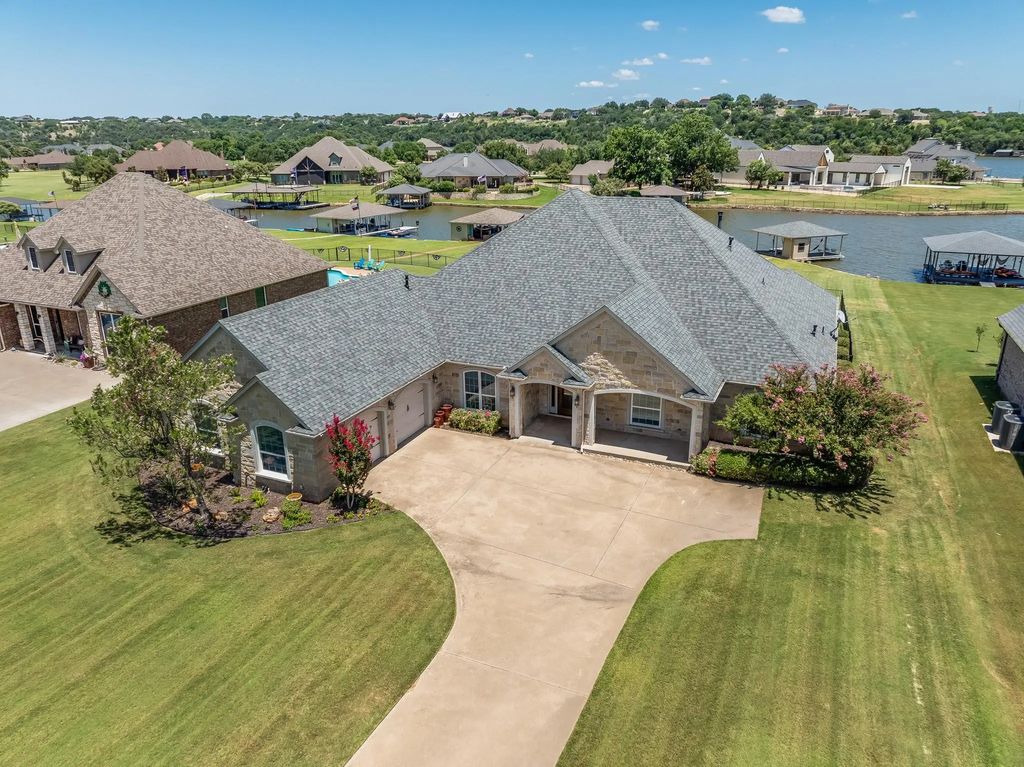2009 Canaveral Court, Granbury