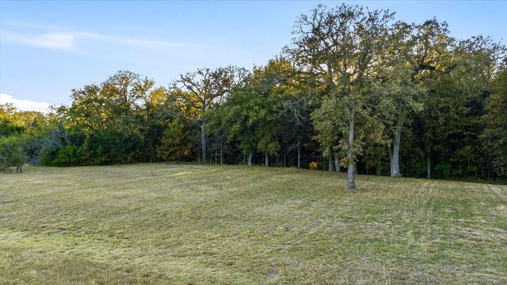 417 Acorn Trail, Granbury
